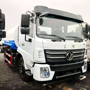 12方灑水車(chē)